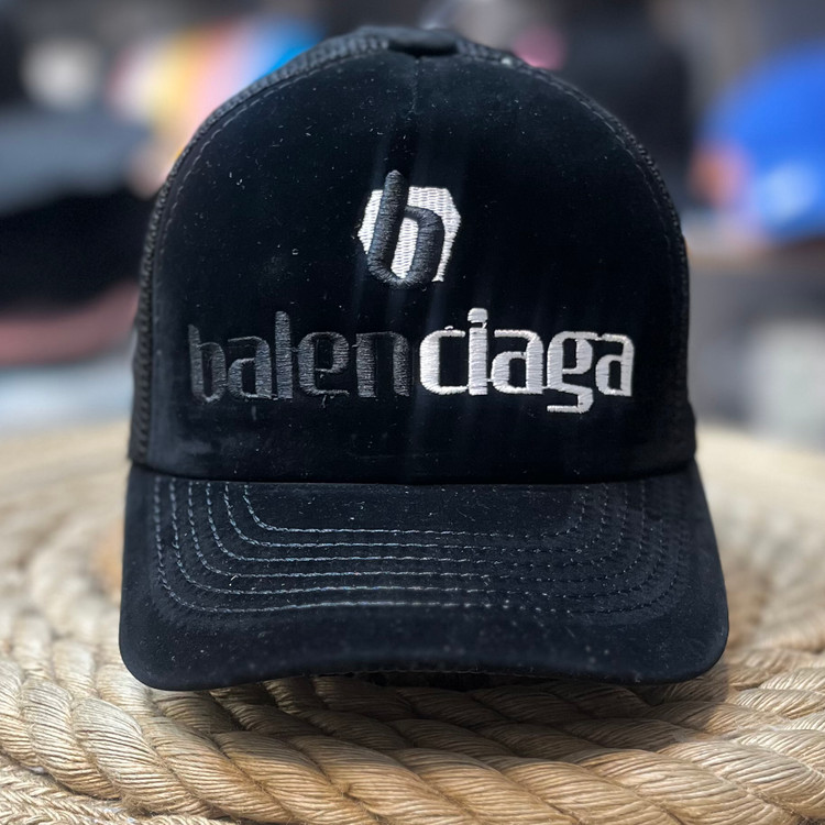 کلاه نقابدار بیسبالی جلو مخمل پشت تور بالنسیاگا Balenciaga
