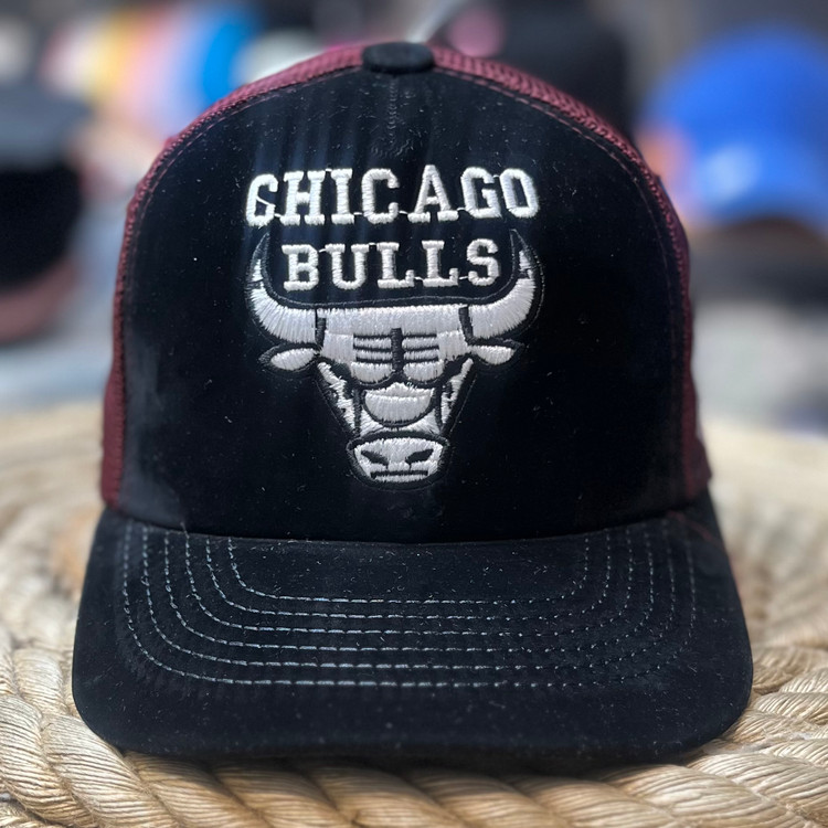 کلاه نقابدار بیسبالی مخمل پشت تور مدل Chicago Bulls