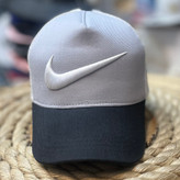 کلاه نقابدار بیسبالی ۴۷ پشت تور نایکی Nike