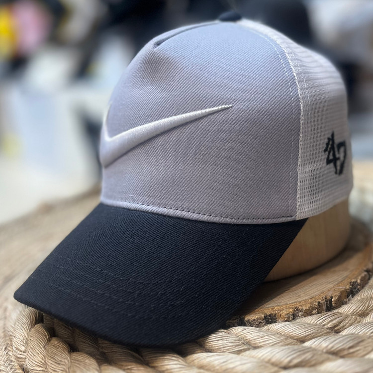 کلاه نقابدار بیسبالی ۴۷ پشت تور نایکی Nike
